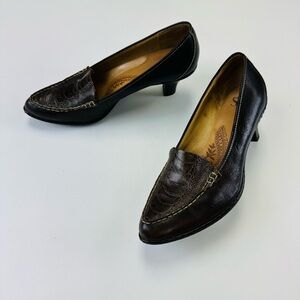 Sofft brown leather slip on heeled loafer Womens Size 8.5M Business Office